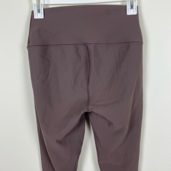 Alo Yoga Warrior Ripped Leggings in Coco Medium - Picture 5 of 9